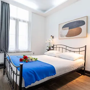 2* Hotel Le Grand Colombier